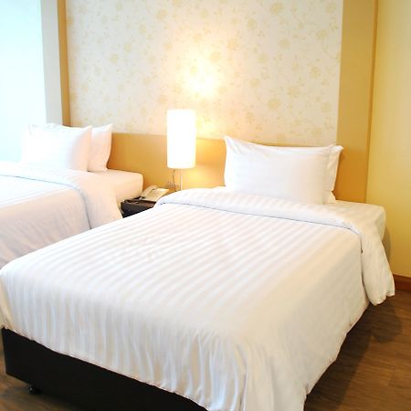 Rimkhobfa Urban Resort Bangkok Bagian luar foto
