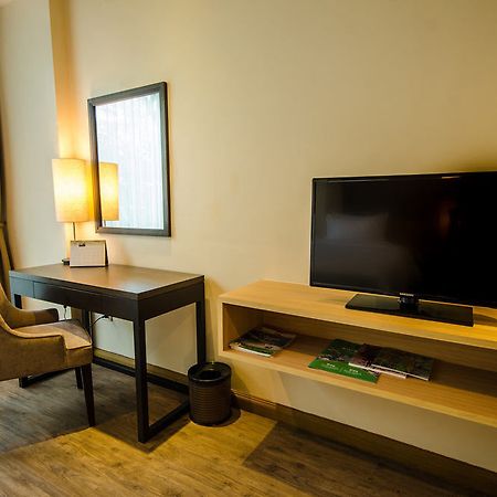 Rimkhobfa Urban Resort Bangkok Bagian luar foto