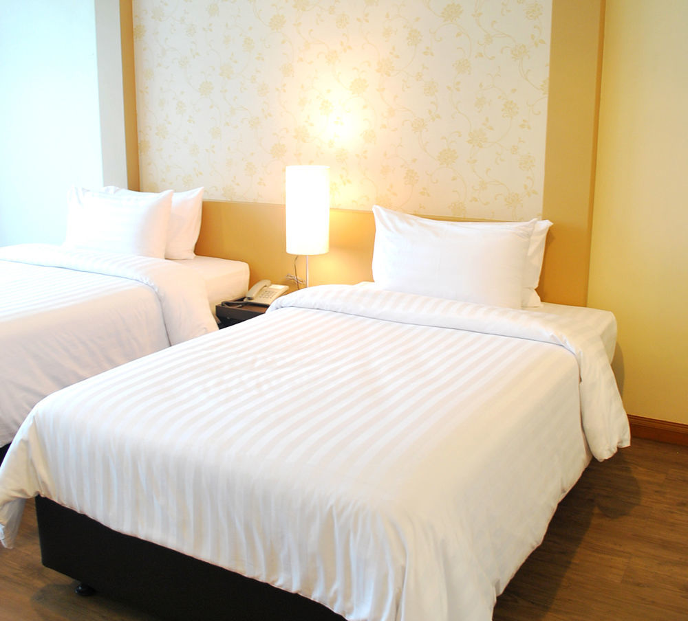 Rimkhobfa Urban Resort Bangkok Bagian luar foto