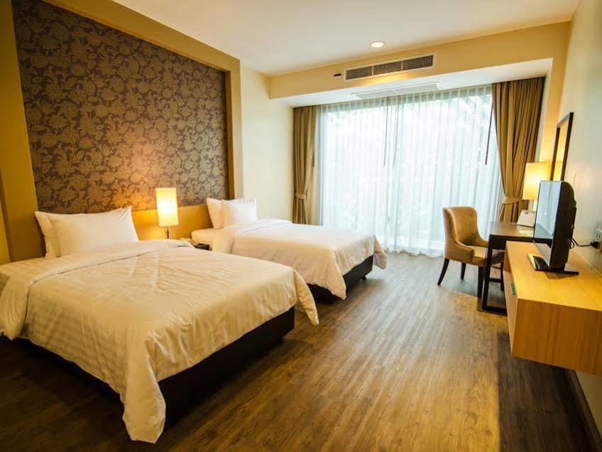 Rimkhobfa Urban Resort Bangkok Bagian luar foto